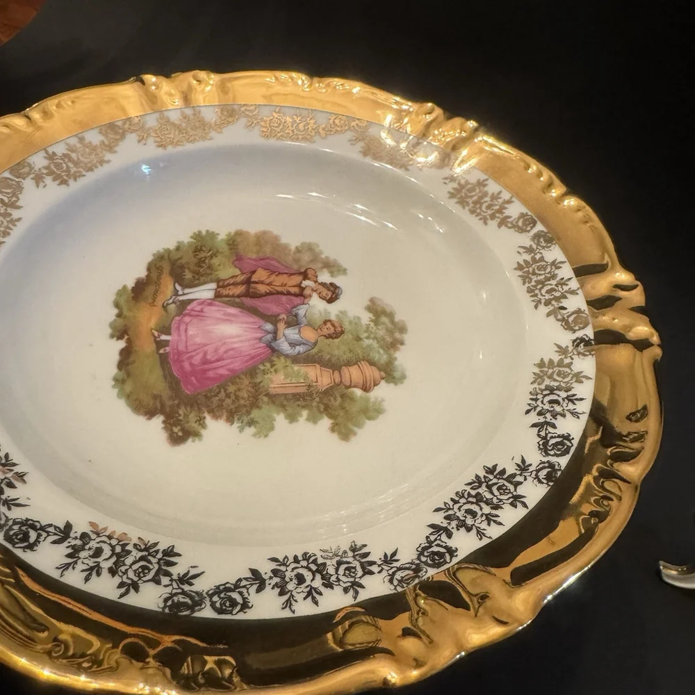 Vtg Bavaria Germany Heavy Gold Gilt FragonardStyle Plate Bowl 9.5” WalkingCouple